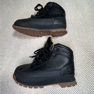 TIMBERLAND Kids Boys 4
Youth Junior Shell-Toe Euro
Hiker Black Duck Boots